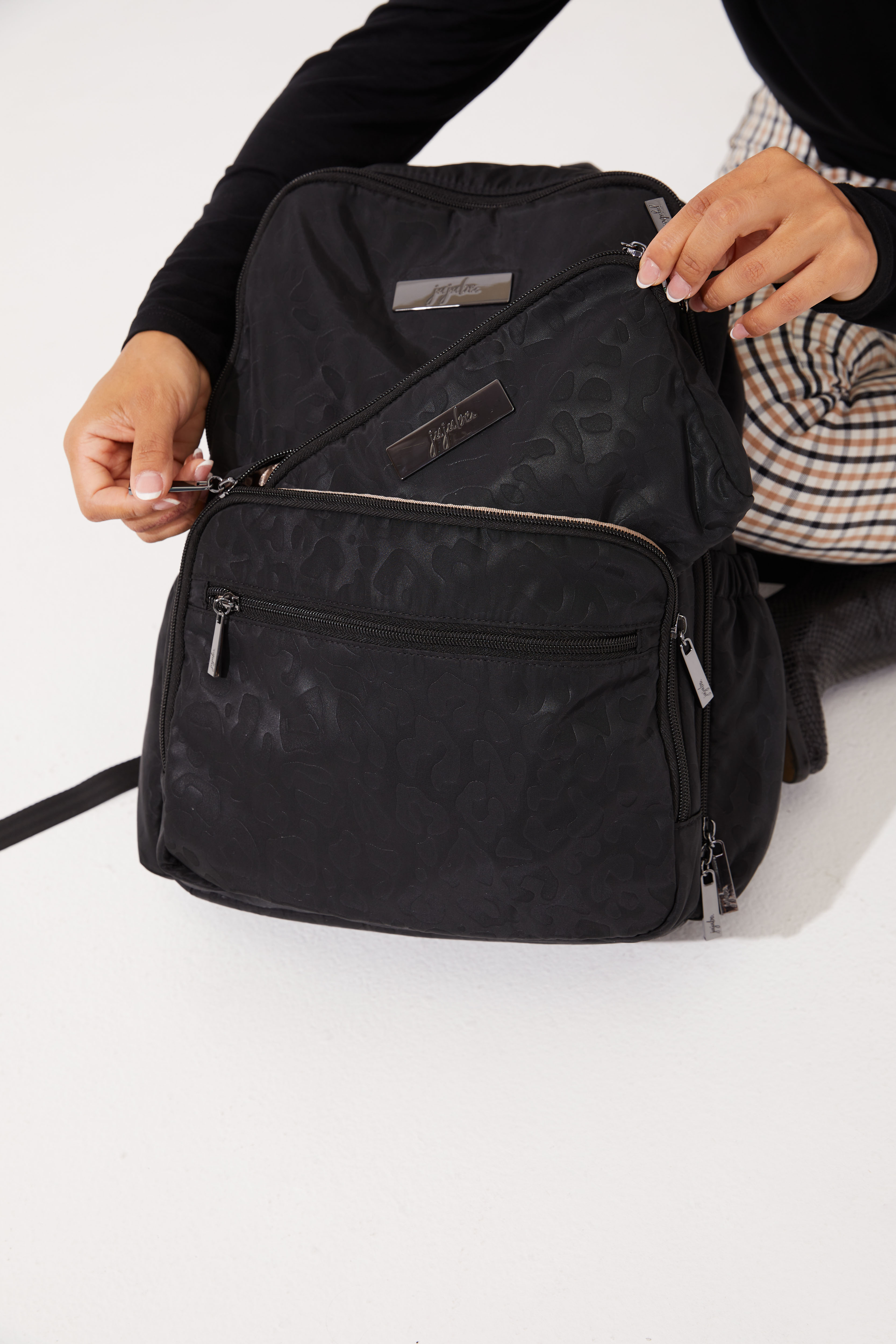 Ju-Ju-Be Midi Backpack - Catwalk Black MBoss + Gray Matter Coin Purse