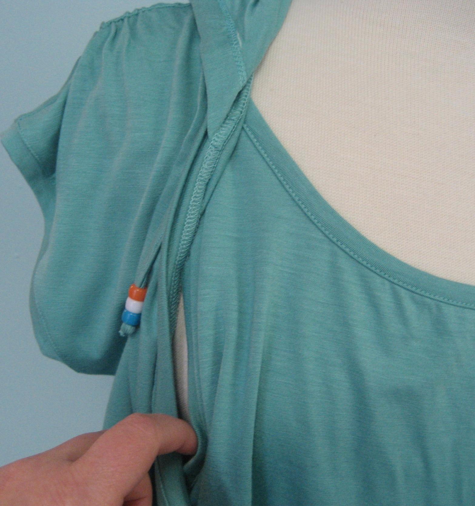 mommy-gear-drop-waist-nursing-hoodie-opening.jpg