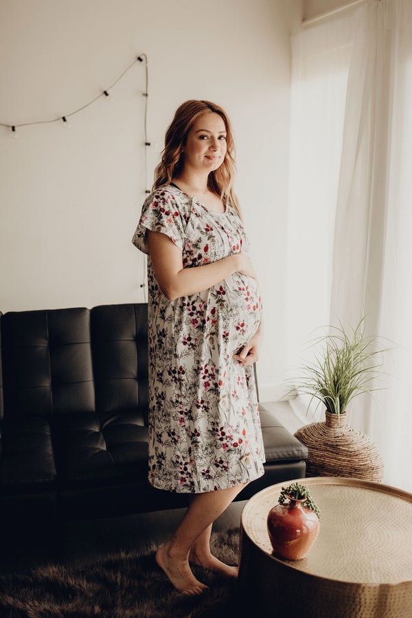 should I buy a delivery gown for when I give birth? : r/BabyBumps